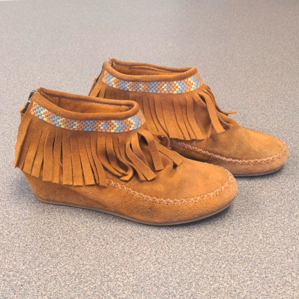 MINNETONKA Suede Fringed Wedge Ankle Boots size 36